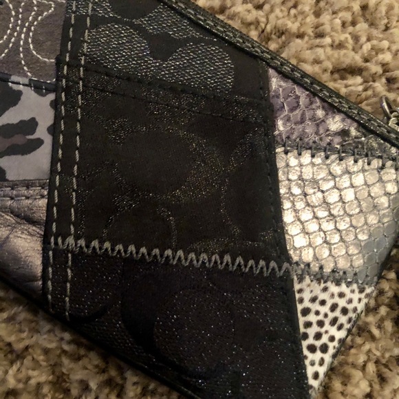 Limited Edition Madison Patchwork Wristlet - Picture 5 of 14